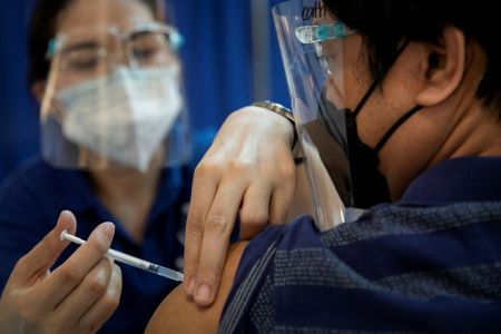 Πιθανός ο εμβολιασμός για 5 ακόμη χρόνια! – Τι λέει καθηγητής στο Johns Hopkins