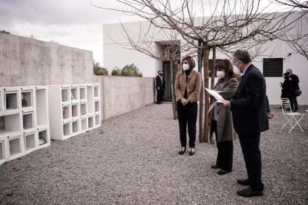 Σακελλαροπούλου – Επισκέφθηκε το Κέντρο Αποτέφρωσης Νεκρών στη Ριτσώνα