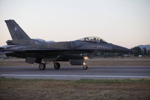 Παρ’ ολίγον ατύχημα με F-16 στα Χανιά –  Τι συνέβη με το διθέσιο που βγήκε εκτός διαδρόμου
