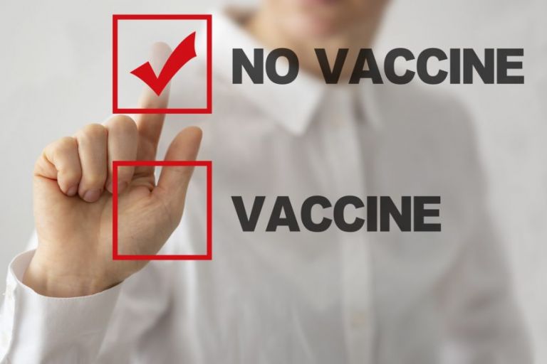 Ή εμβολιάζεστε ή απολύεστε…;;; | tovima.gr