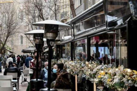 Νέα μέτρα στήριξης για τις επιχειρήσεις εστίασης σχεδιάζει η κυβέρνηση