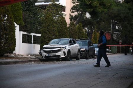 Εκρηξη στη Γλυφάδα – Ποιος ήταν ο στόχος της επίθεσης – «Ήταν σαν να έπεσε αεροπλάνο δίπλα μας»