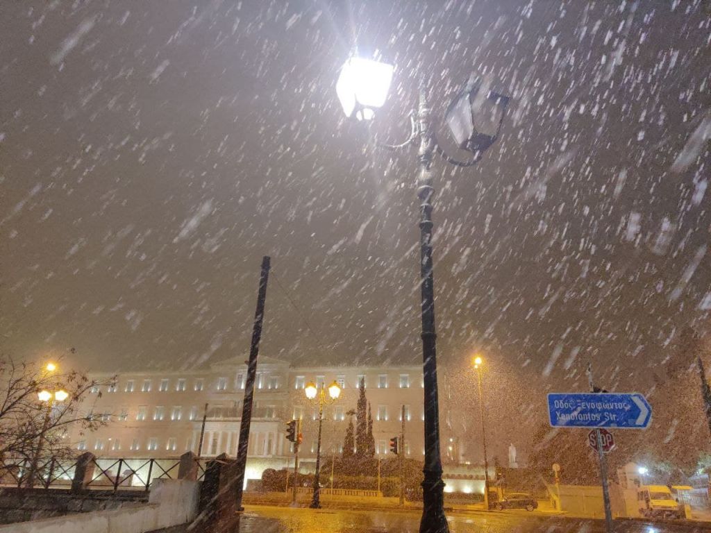 Γιάννης Καλλιάνος – Χιόνια και στο Σύνταγμα το Σάββατο