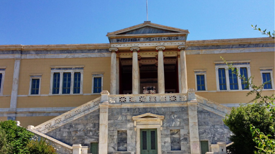 Τα ελληνικά ΑΕΙ …βγαίνουν στο εξωτερικό