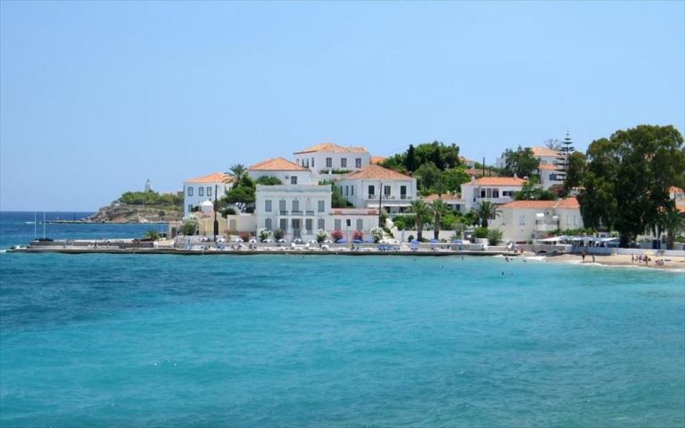 Σπέτσες – Κλείνουν όλα τα σχολεία λόγω κορωνοϊού