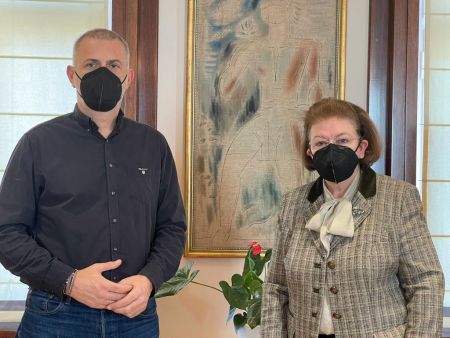 Πειραιάς – Συνάντηση Μώραλη με Μενδώνη για τα εμβληματικά έργα