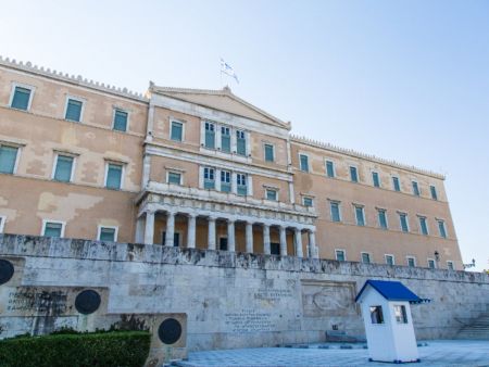 Greek Parliament: Authorities probe hacking of 60 email accounts