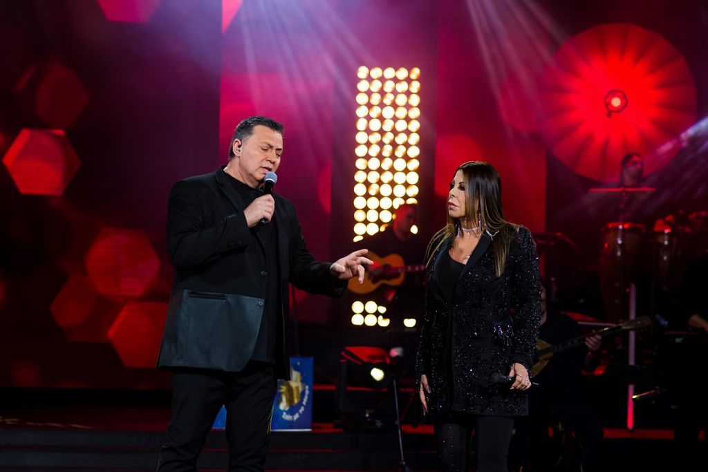 Σπίτι με το MEGA: O Νίκος Μακρόπουλος και η Άντζελα Δημήτριου σε μια υπέροχη λαϊκή βραδιά