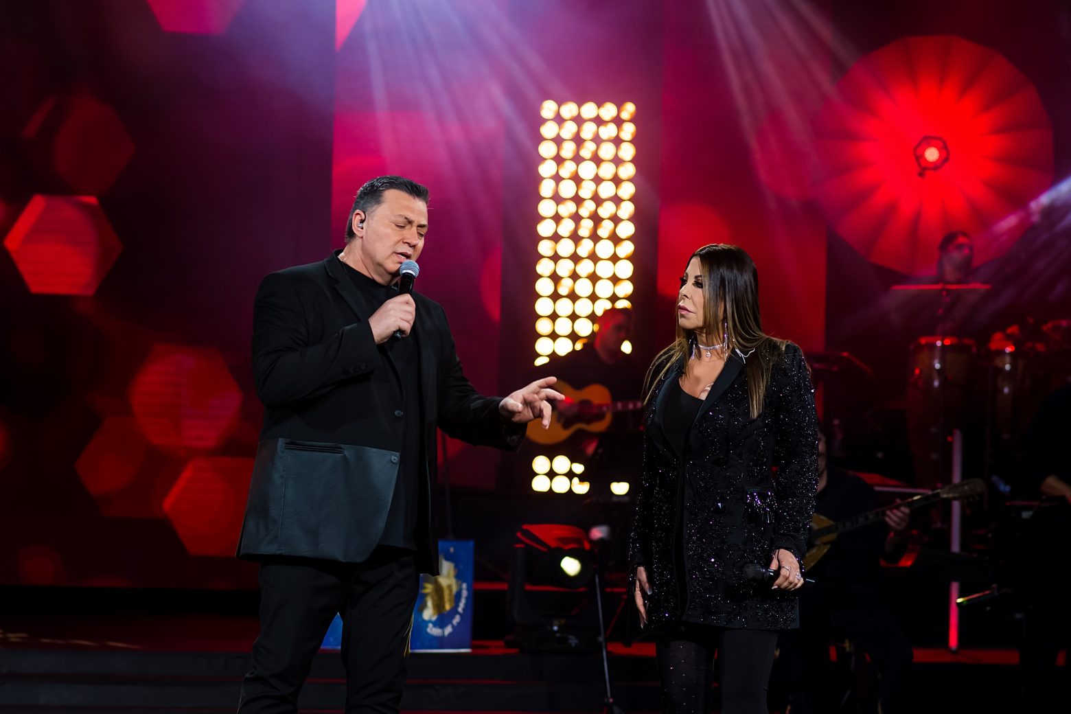 Σπίτι με το MEGA: O Νίκος Μακρόπουλος και η Άντζελα Δημήτριου σε μια υπέροχη λαϊκή βραδιά