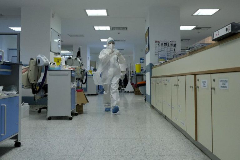 Κορωνοϊός : Γιατί κάποιοι εμβολιασμένοι νοσούν βαριά – «Για μία δεκαετία θα κυκλοφορεί ο ιός» | tovima.gr