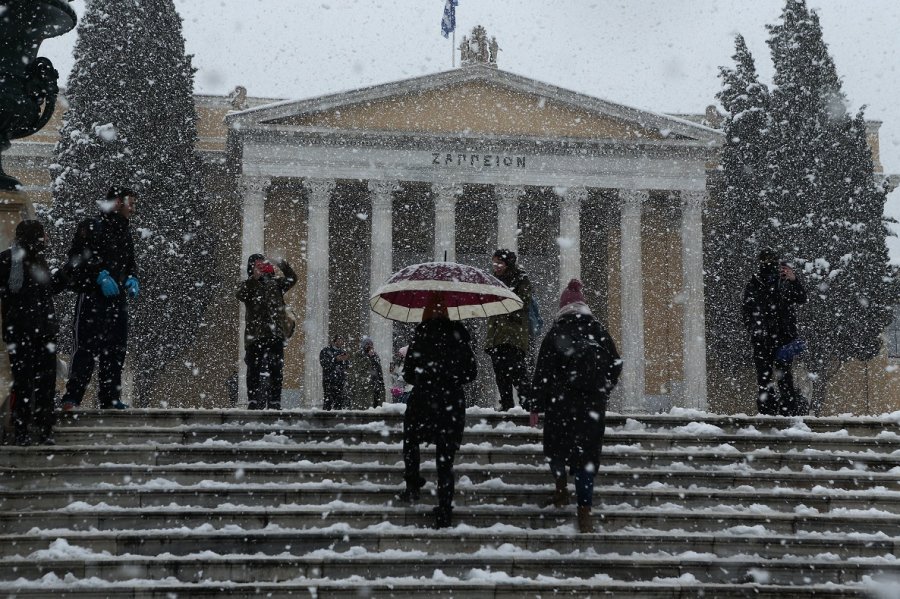 Κακοκαιρία «Ελπίδα»: Ιστορικός χιονιάς με χιονοκαταιγίδες – Πού θα χτυπήσει – Συναγερμός στην Πολιτική Προστασία