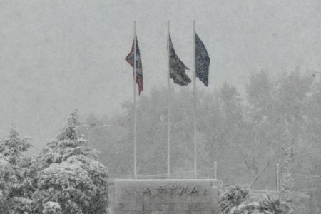 «Ελπίδα»: Σαρώνει ο χιονιάς την Αττική – Έκλεισε και η Κατεχάκη