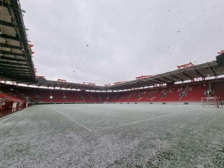 Στα «λευκά» το Καραϊσκάκη – Έτοιμο για το ματς της Τετάρτης (vid)