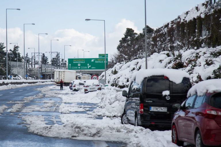 Αττική Οδός: Παραμένουν 500 οχήματα εγκλωβισμένα – Οι ανακοινώσεις της εταιρείας | tovima.gr