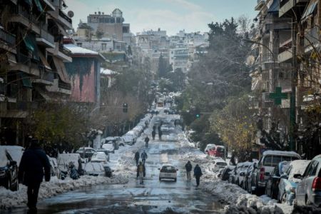 Κακοκαιρία «Ελπίδα»: Κλειστές τράπεζες και λιανεμπόριο την Τετάρτη – Ποια καταστήματα θα λειτουργήσουν