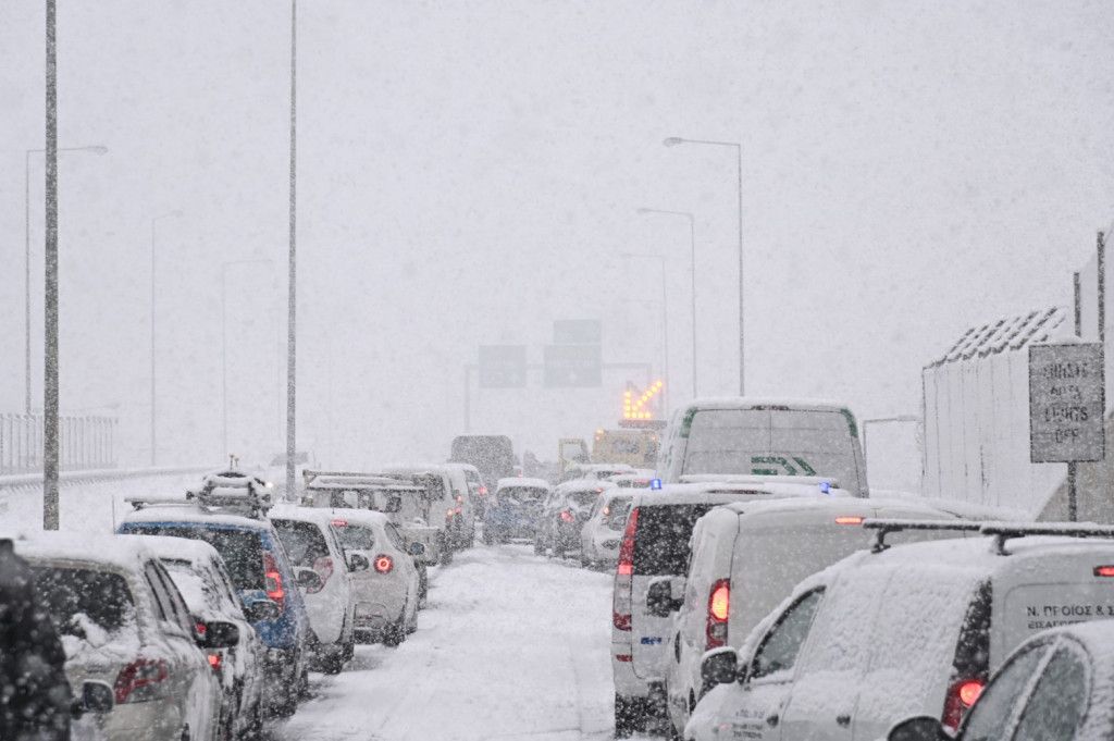 Αττική Οδός: Πώς θα διεκδικήσουν αποζημιώσεις όσοι εγκλωβίστηκαν – Τι ισχύει με τα €2.000