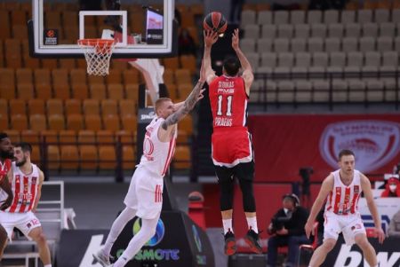 Ολυμπιακός: Ήττα στο ΣΕΦ από τον Ερυθρό Αστέρα (72-76)