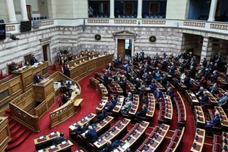 Βουλή: Την Παρασκευή στις 18.00 η  αρχίζει η συζήτηση για την πρόταση μομφής