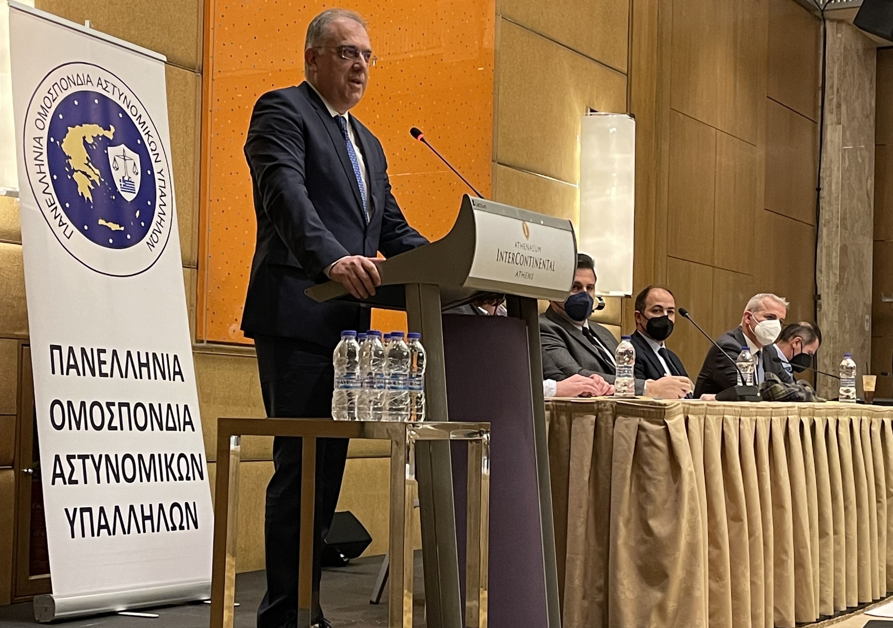 Θεοδωρικάκος: «Λύνουμε χρόνια αιτήματα των αστυνομικών»