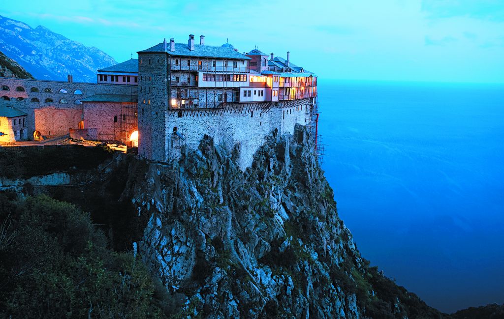 Γιατί ο Μητσοτάκης πάει στο Άγιον Όρος;