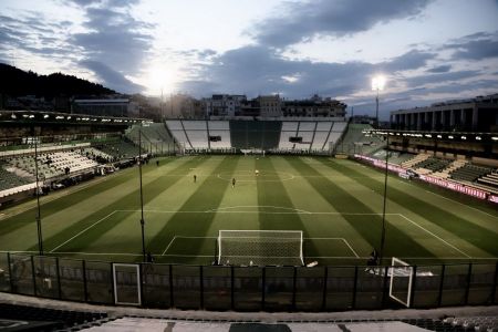 Super League: Τα βλέμματα σε Λεωφόρο και Νεάπολη