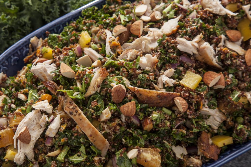 Κινόα με γλυκοπατάτα και ψητό κοτόπουλο