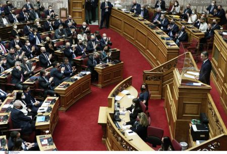 Βουλή: Απορρίφθηκε η πρόταση δυσπιστίας του ΣΥΡΙΖΑ