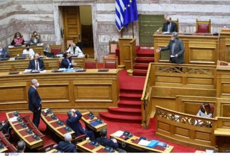 Polakis to face Parliament’s ethics committee after battle royal with Georgiadis, who will sue him