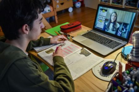 Ιταλία: Τηλεκπαίδευση μόνο για τους μη εμβολιασμένους μαθητές
