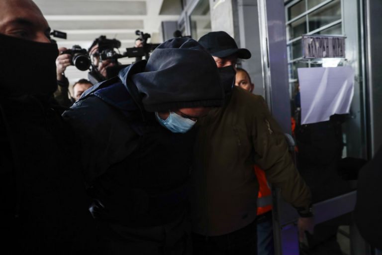Δολοφονία Αλκη: Οργή και αποδοκιμασίες για τον 23χρονο στα δικαστήρια | tovima.gr