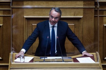 Σταϊκούρας: Ανοιχτό το ενδεχόμενο μείωσης ΦΠΑ στα τρόφιμα