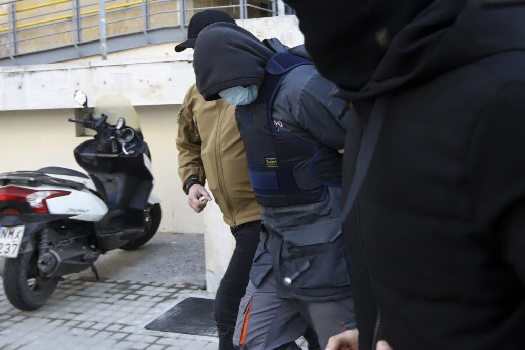 Δολοφονία Άλκη: Ολο και πιο κοντά στους συνεργούς του 23χρονου – Τι βρέθηκε σε συνδέσμους οπαδών