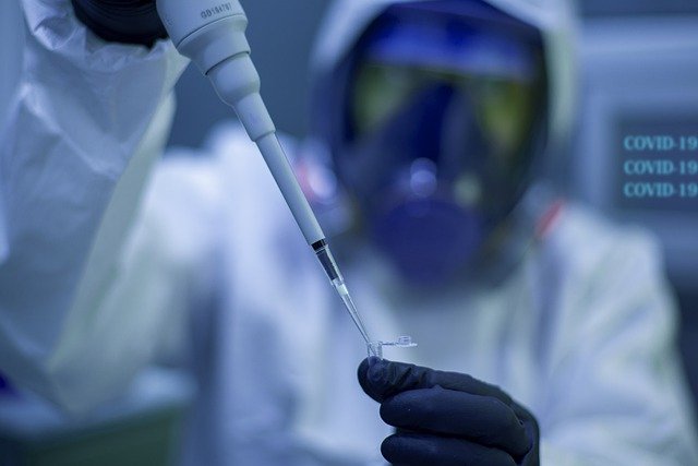 Πανδημία: Είμαστε προετοιμασμένοι για νέες λοιμώξεις – Πού στρέφονται οι έρευνες των ειδικών