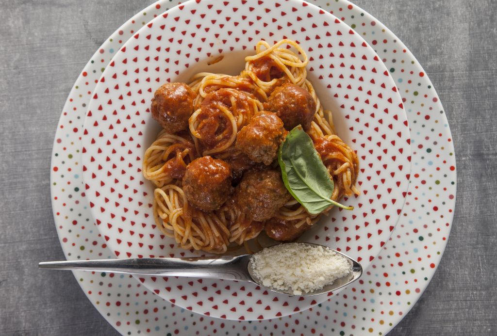 Σπαγγέτι με κεφτεδάκια