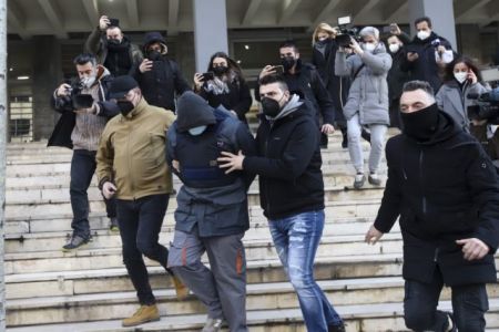 Δολοφονία Άλκη: Δίωξη για ανθρωποκτονία με δόλο και στους 8 συλληφθέντες – Στην ανακρίτρια ο 23χρονος