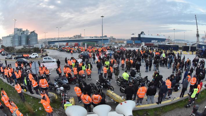 Cosco: Workers on strike for a collective labor agreement – Riot police at the port | tovima.gr