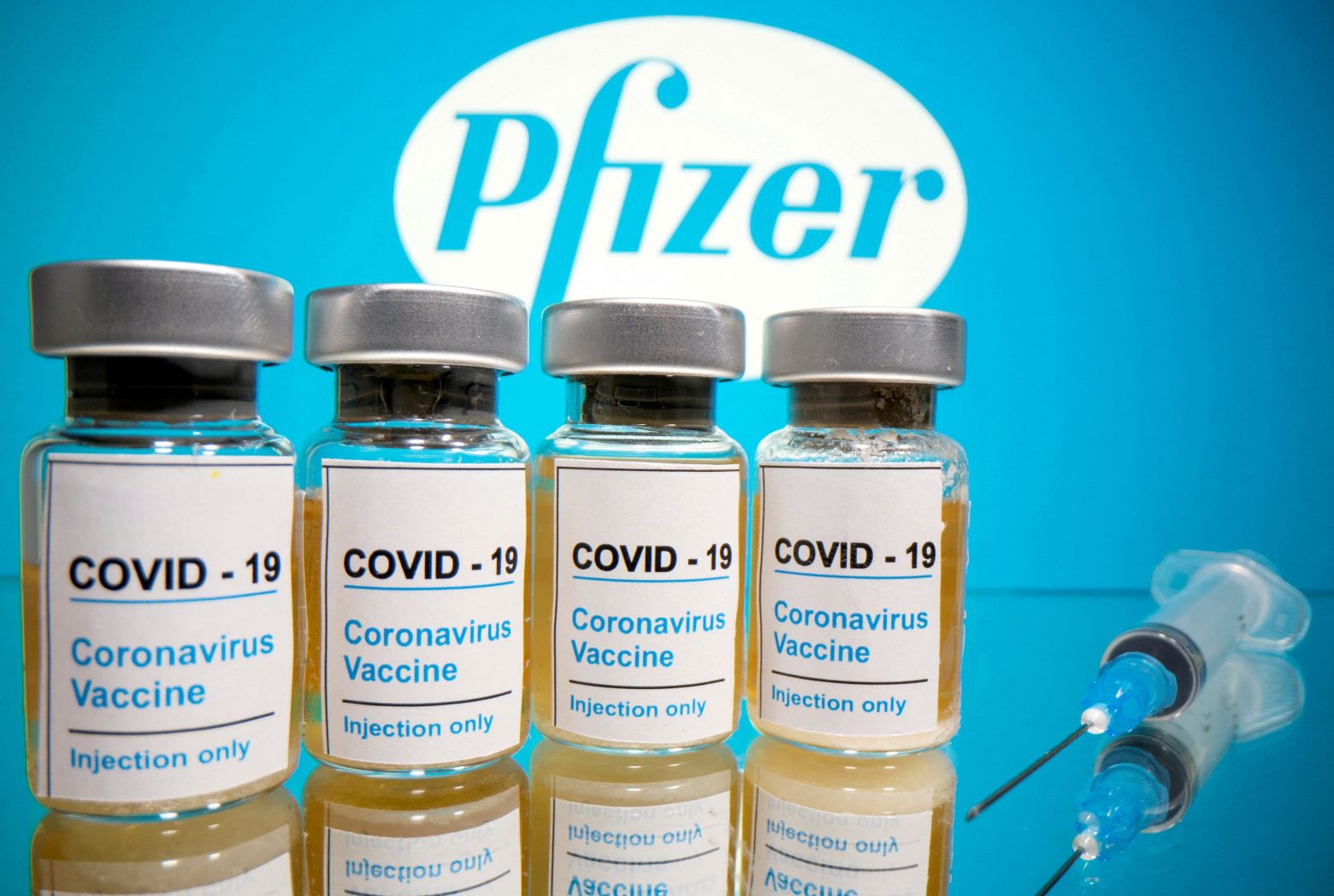 Εμβόλιο Pfizer: Αναμνηστική δόση για εφήβους άνω των 12 ετών εξετάζει ο ΕΜΑ