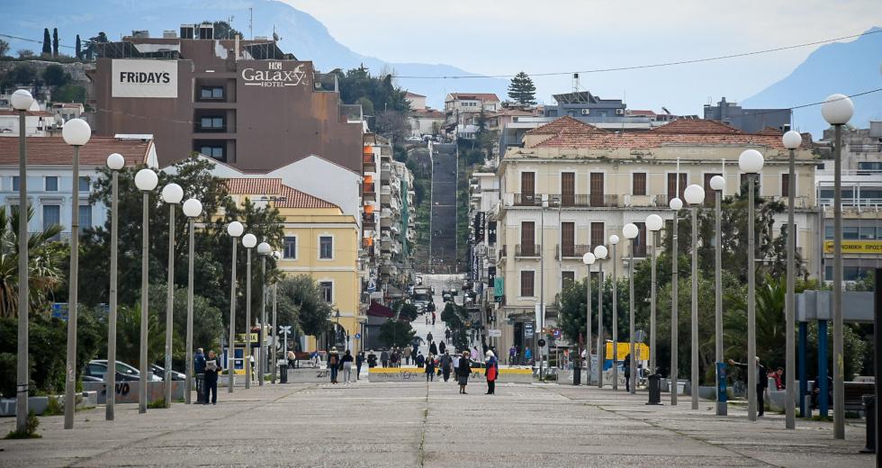 Κορωνοϊός: Σχεδόν τετραπλασιάστηκε το ιικό φορτίο στην Πάτρα – Η εικόνα σε Αττική και Θεσσαλονίκη