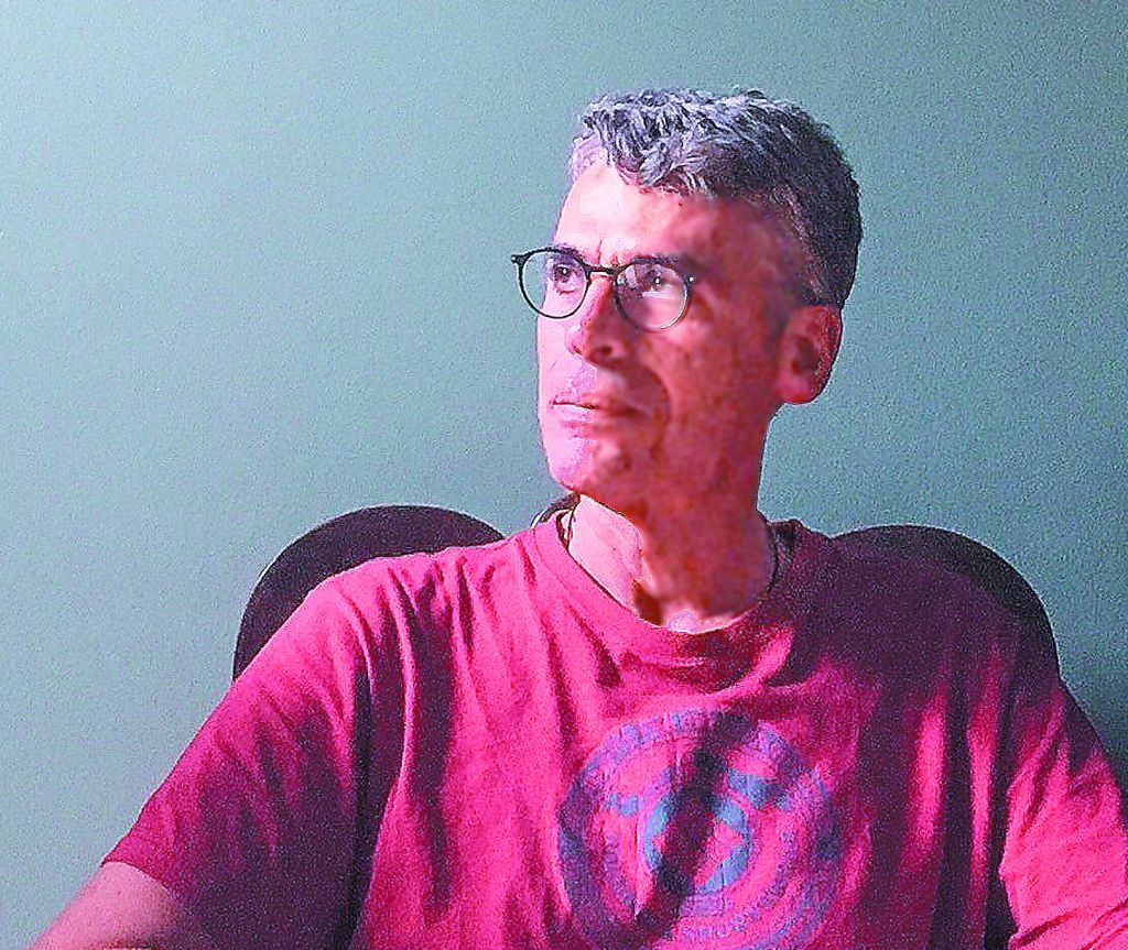 Τάκης Καμπύλης: Στη μέγγενη δύο κρίσεων