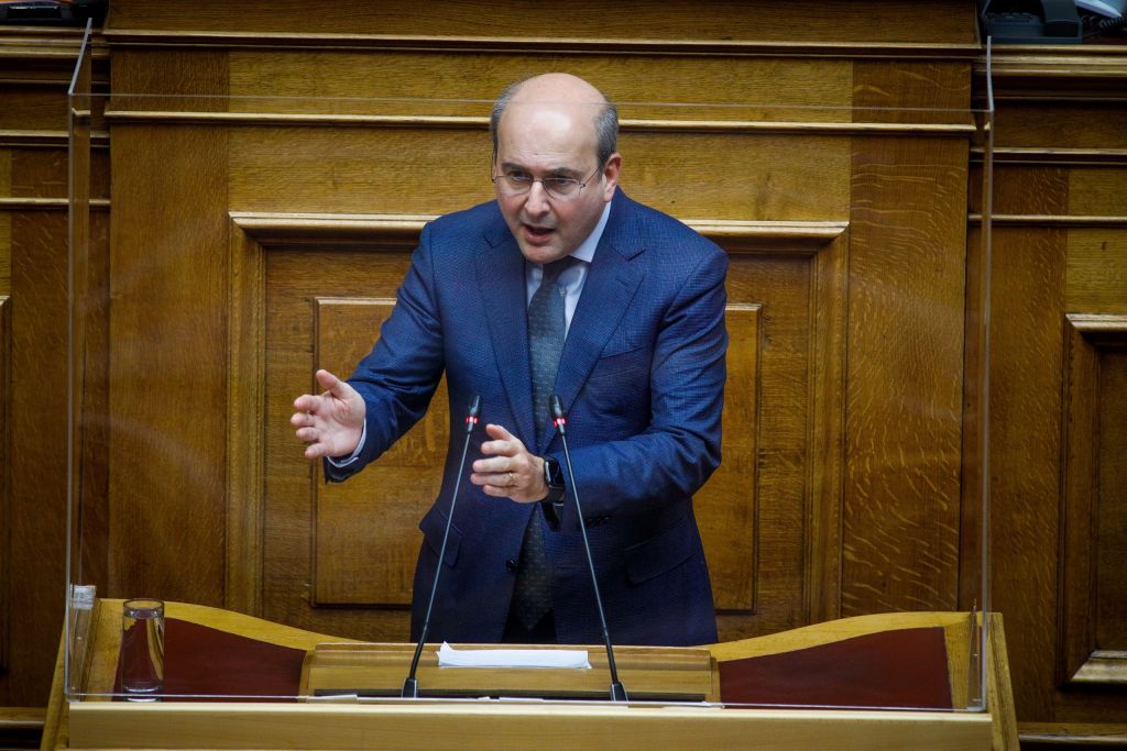 Χατζηδάκης σε Τσίπρα: Ξυπνάτε με το ψέμα, κοιμάστε με το ψέμα