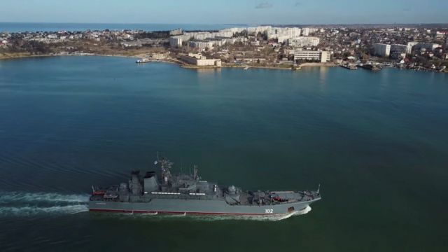 Ρωσία: Πάνω από 30 πολεμικά πλοία ξεκινήσαν γυμνάσια στην Κριμαία | tovima.gr