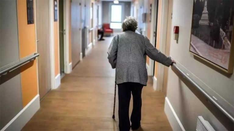 Γηροκομείο στα Χανιά: Μαρτυρία κόλαφος πρώην εργαζόμενης – Για σκευωρία κάνουν λόγω οι ιδιοκτήτριες | tovima.gr