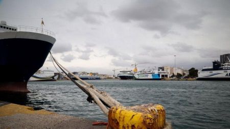 Πειραιάς: Νεκρός 50χρονος στο λιμάνι του Πειραιά