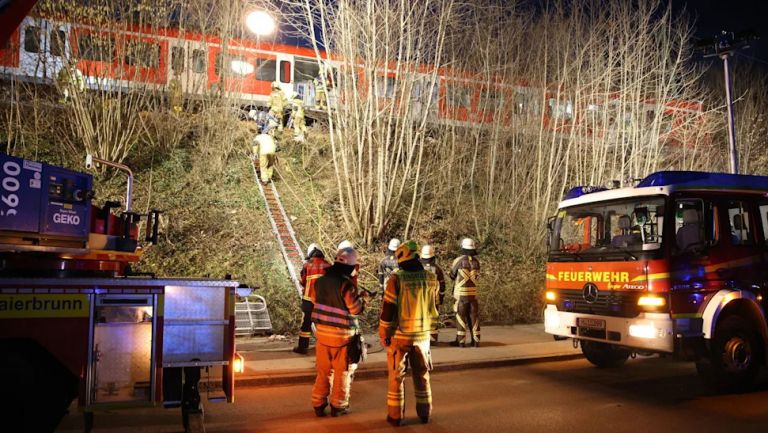 Σύγκρουση τρένων στο Μόναχο: Πληροφορίες για νεκρό και τραυματίες [Εικόνες] | tovima.gr