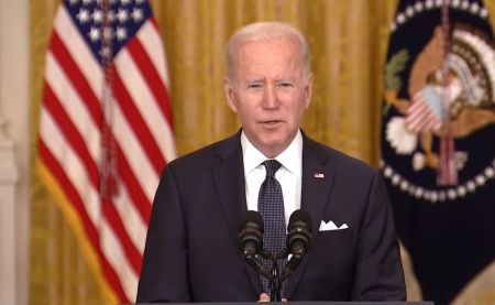 Μπάιντεν: Παραμένει πιθανή μία ρωσική εισβολή – Θέλουμε διπλωματική λύση