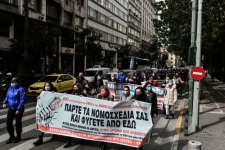 «Κόντρα» ΣΥΡΙΖΑ-ΚΙΝΑΛ για την ένσταση αντισυνταγματικότητας για ΕΦΚΑ