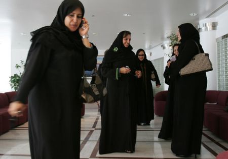 Σαουδική Αραβία: 28.000 υποψήφιες για πρόσληψη 30 γυναικών μηχανοδηγών