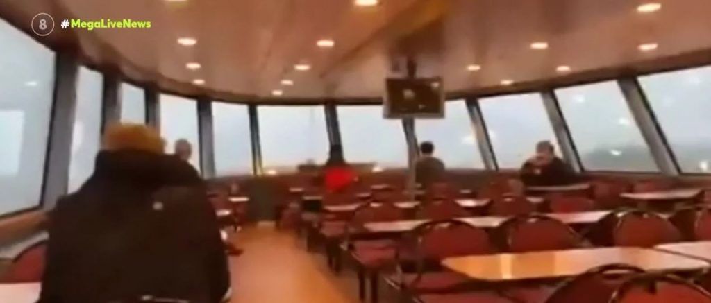 Γερμανία: Κύμα σπάει τα τζάμια σε φέρι μποτ