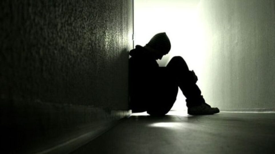 Δωδεκάνησα:  Σοκ από την αυτοκτονία πατέρα από ντροπή για βίντεο του γιου του με άλλον άνδρα