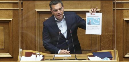 Αλέξης Τσίπρας: Θέλετε λιγότερο κράτος για τον πολίτη και περισσότερο για τα κομματικά στελέχη